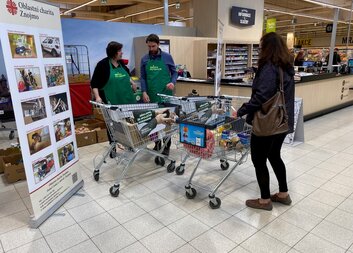 Sbírka potravin v listopadu