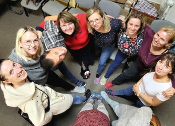 Koláč pro hospic: sladká pomoc a 10 let podpory rodinám na Znojemsku